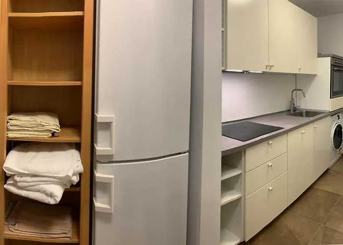 Apartamento Moebliert, Abgeschlossen Und Verkehrsguenstig Gelegen *